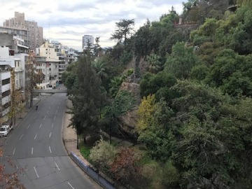 Oficina en venta en Metro santa lucia, moneda, Santiago - 8 dormitorios, 6 baños