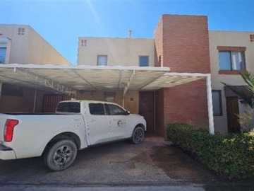Casa en venta en Condominio Barcelona, Calama - 4 dormitorios, 3 baños