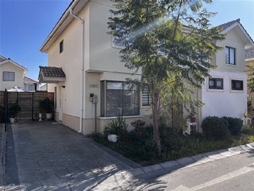 Casa en venta en Los ceibos 1100, Padre Hurtado - 3 dormitorios, 3 baños