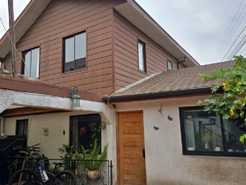Casa en venta en Villa Los Campos de Doña Beatriz, Chillán - 4 dormitorios, 2 baños