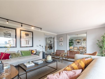 Departamento en arriendo mensual en Avda. Presidente Riesco / Club de Golf Los Leones, Las Condes - 4 dormitorios, 5 baños