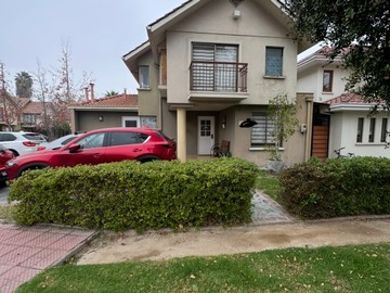 Casa en venta en Condominio los robles huechuraba, Huechuraba - 4 dormitorios, 4 baños