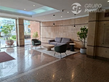 Oficina en arriendo mensual en Oficina en arriendo, a pasos del metro manquehue y apumanque, Las Condes - 3 dormitorios, 2 baños