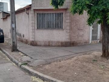 Casa en venta en Casa esquina con potencial comercial cerca s.Pablo, Quinta Normal - 4 dormitorios, 1 baño