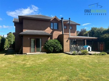 Casa en venta en Centenario, Puerto Varas - 5 dormitorios, 4 baños