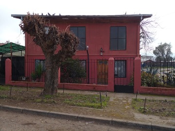 Casa en venta en Calle 4 Ote. 13, Talca - 7 dormitorios, 2 baños