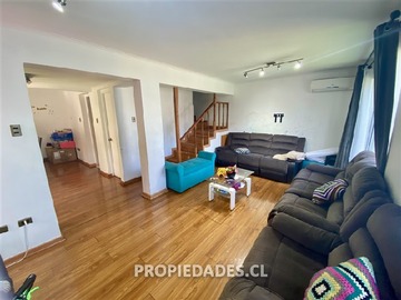 Casa en venta en Mall Plaza Los Dominicos / Padre Hurtado Sur / Monroe, Las Condes - 5 dormitorios, 3 baños