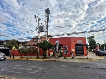 Casa en venta en Avenida El Parrón con Amalia Armstrong, La Cisterna - 5 dormitorios, 2 baños