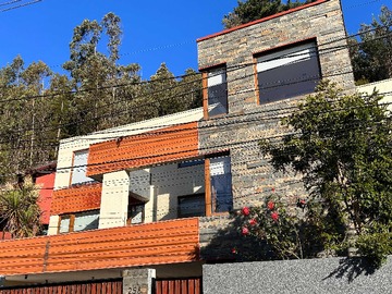 Casa en venta en Casa en Lonco Alto (169997), Concepción - 5 dormitorios, 4 baños