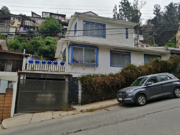 Casa en venta en 4 cuadras metro chorrillos, Viña del Mar - 6 dormitorios, 3 baños