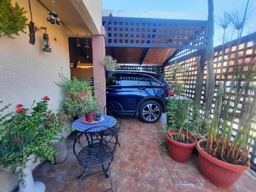 Casa en venta en Victor Soto Espinoza 1192, Peñaflor - 4 dormitorios, 3 baños