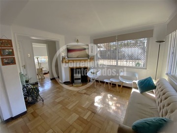 Casa en venta en Martín de Zamora / Manquehue, Las Condes - 3 dormitorios, 2 baños