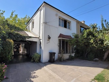 Casa en venta en Diego de almagro 2564, Providencia - 4 dormitorios, 3 baños