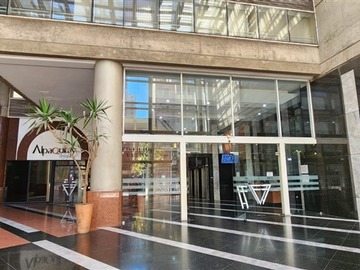 Oficina en arriendo mensual en Compañia de jesus 1390, Santiago - 2 dormitorios, 2 baños