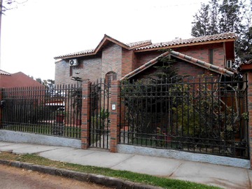 Casa en arriendo mensual en Vive la Comodidad en Barrio Tranquilo (164794), Arica - 4 dormitorios, 4 baños