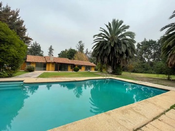 Casa en arriendo mensual en Colina, Colina - 4 dormitorios, 3 baños
