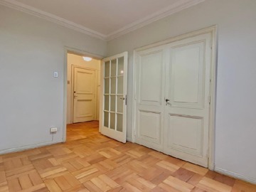 Oficina en venta en Providencia / metro los leones, Providencia - 5 dormitorios, 2 baños