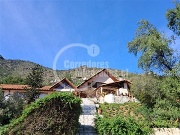 Casa en venta en El Cajon / Lo Barnechea, Lo Barnechea - 8 dormitorios, 5 baños