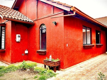 Casa en venta en La Plaza Norte 6920, Peñalolén - 4 dormitorios, 2 baños