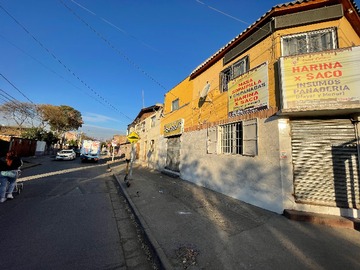 Casa en venta en Amplia casa funcional para bodega (162279), Cerro Navia - 5 dormitorios, 3 baños