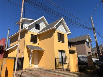 Casa en venta en Villa Fundadores, Valparaíso - 4 dormitorios, 2 baños