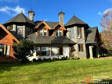 Casa en venta en Elegancia y Espacio en Los Cántaros (171343), Temuco - 5 dormitorios, 4 baños