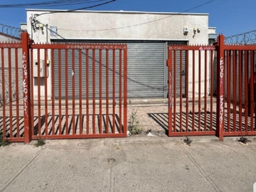 Local Comercial en venta en Av. Cardenal Raúl Silva Henríquez 10109, La Granja - 2 baños