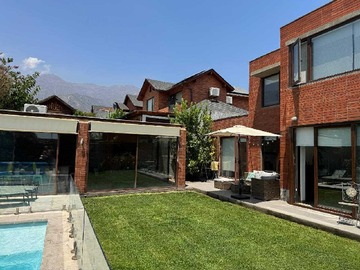 Casa en venta en Espaciosa casa en condominio cerrado (143470), Peñalolén - 4 dormitorios, 4 baños