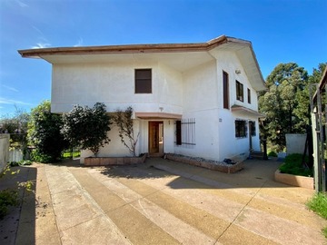 Casa en venta en Calle Anabaena 395, Viña del Mar - 7 dormitorios, 4 baños