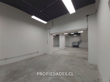 Bodega en arriendo mensual en Huérfanos / Bandera, Santiago - 4 baños