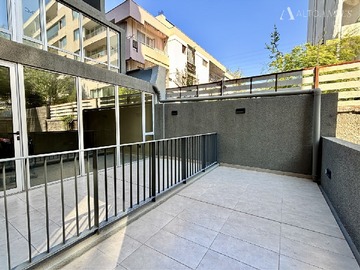Oficina en arriendo mensual en Avenida Bilbao 2518, Providencia - 1 dormitorio, 1 baño