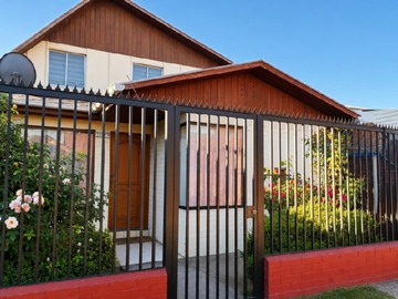 Casa en venta en Av las naciones, Maipú - 5 dormitorios, 2 baños