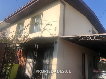 Casa en venta en Nicolas Gogol / Maurice Ravel, Vitacura - 3 dormitorios, 2 baños