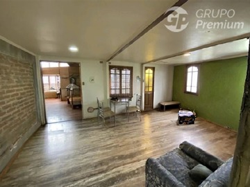 Casa en venta en Avenida Matta Valparaíso, Valparaíso - 3 dormitorios, 2 baños