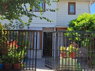 Casa en venta en Huerquehue, Maipú - 4 dormitorios, 2 baños