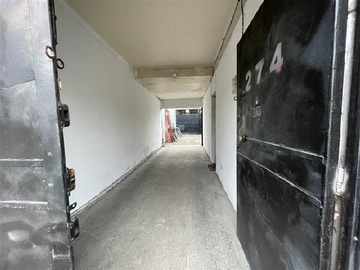 Local Comercial en arriendo mensual en Matta con Portugal, Santiago - 2 baños