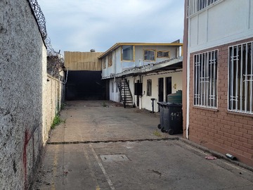 Terreno Industrial en venta en Oportunidad Comercial industrial con galpón (158329), La Cisterna - 3 baños