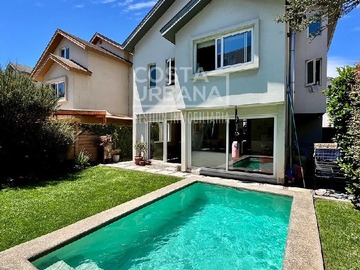 Casa en venta en Lomas de Montemar, Concón - 5 dormitorios, 4 baños