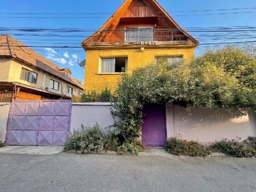 Casa en venta en Casa en Condominio 5D-3B en Venta, Ñuñoa - 5 dormitorios, 3 baños