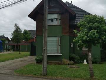 Casa en arriendo mensual en Portal De La Frontera, Temuco - 4 dormitorios, 4 baños