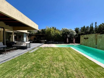 Casa en venta en Casa en Los Bravos, Colegio Craighouse (171041), Lo Barnechea - 5 dormitorios, 4 baños