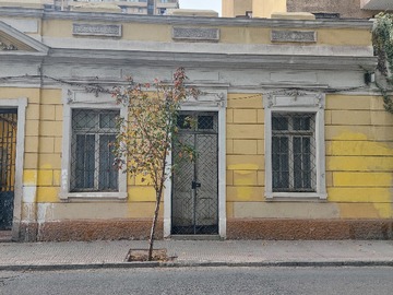 Casa en venta en San Ignacio de Loyola & Eleuterio Ramírez, Santiago - 4 dormitorios, 1 baño