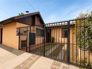 Casa en venta en santa natalia 7500, La Florida - 4 dormitorios, 2 baños