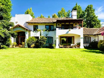 Casa en venta en Casa en condominio cerca strip center (119268), Linares - 9 dormitorios, 7 baños