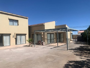 Casa en venta en Calama, Calama - 6 dormitorios, 5 baños