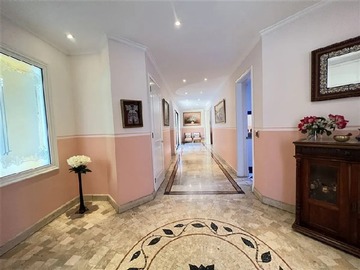 Casa en venta en Camino el algarrobo 4500, Las Condes - 9 dormitorios, 9 baños