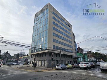 Oficina en arriendo mensual en Centro de Puerto Montt, Puerto Montt - 5 baños