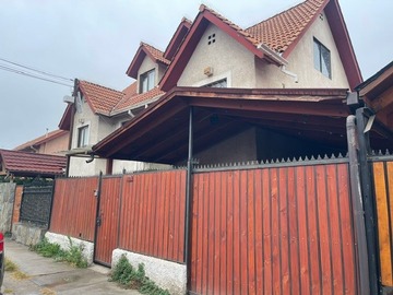 Casa en venta en Por avda las torres, Quilicura - 4 dormitorios, 4 baños