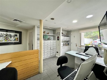 Oficina en venta en Clínica Alemana, Vitacura - 8 dormitorios, 5 baños