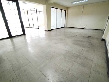 Oficina en arriendo mensual en 1 privado y baño, metro, oficina amplia (180132), Santiago - 1 dormitorio, 1 baño